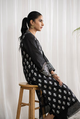 DC-0438 BLACK EMBROIDERED KURTA